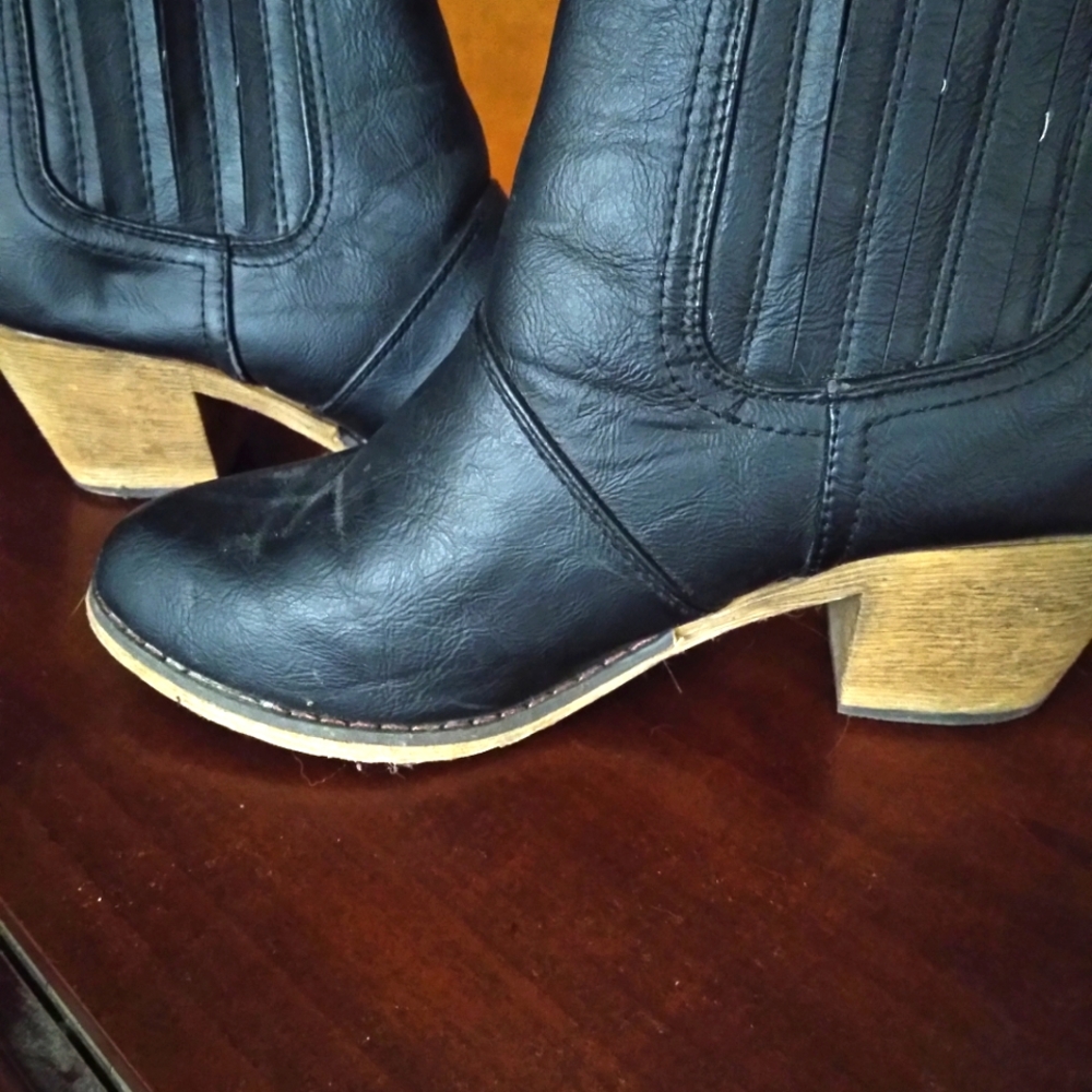 Black boots